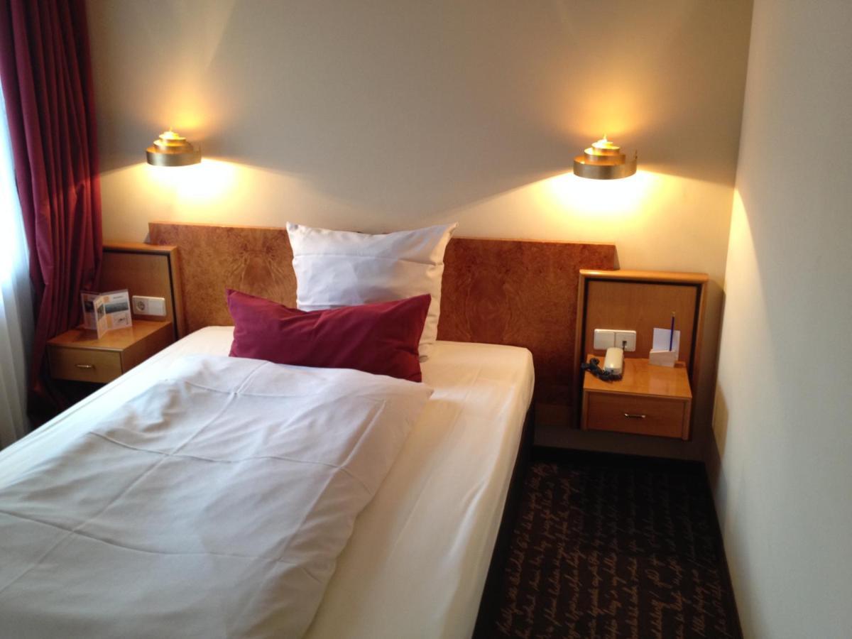 Ringhotel Bundschu บัดแมร์เกนท์ไฮม์ ภายนอก รูปภาพ